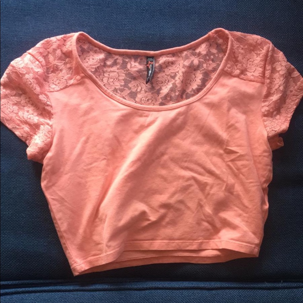 FB Sister crop top